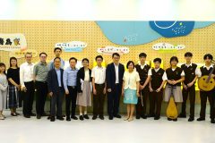 1.-香港文化博物館總館長林國輝先生及沙田官立中學校長蔡鳳雯女士主持《山海為家》展覽開幕典禮