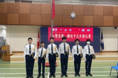 2.-本校旗隊於九龍灣輔警總部準備出賽，鬥志昂揚